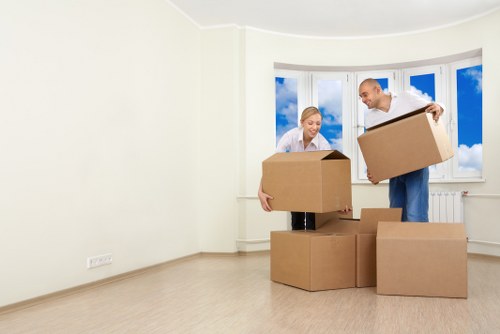Packing support for a property with access challenges in Leavesgreen
