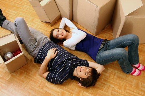 Furniture moving service in Leavesgreen