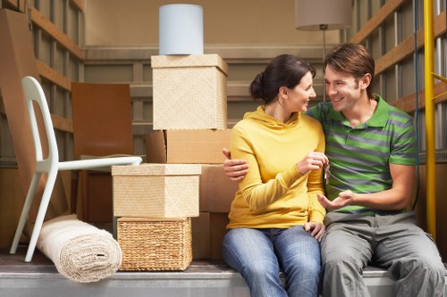 Load-based and cubic-yard Leavesgreen Storage quote options shown on a simple estimate